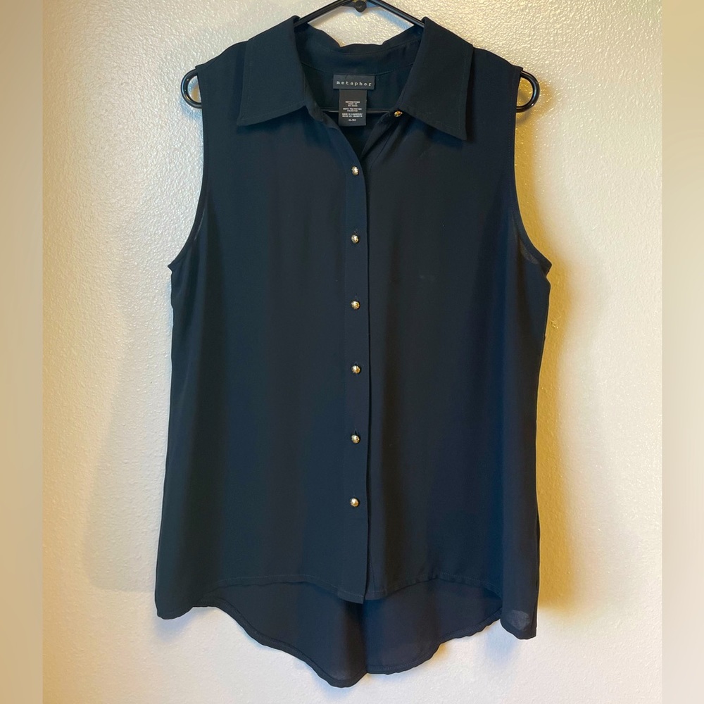 Black sleeveless top Size XL